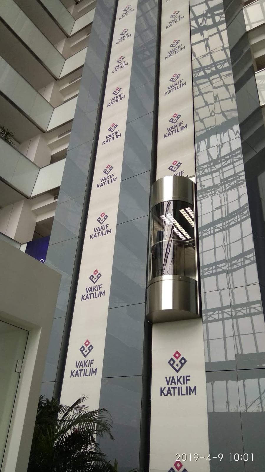 Kurumsal Logo Baskılı Asansör Perdesi